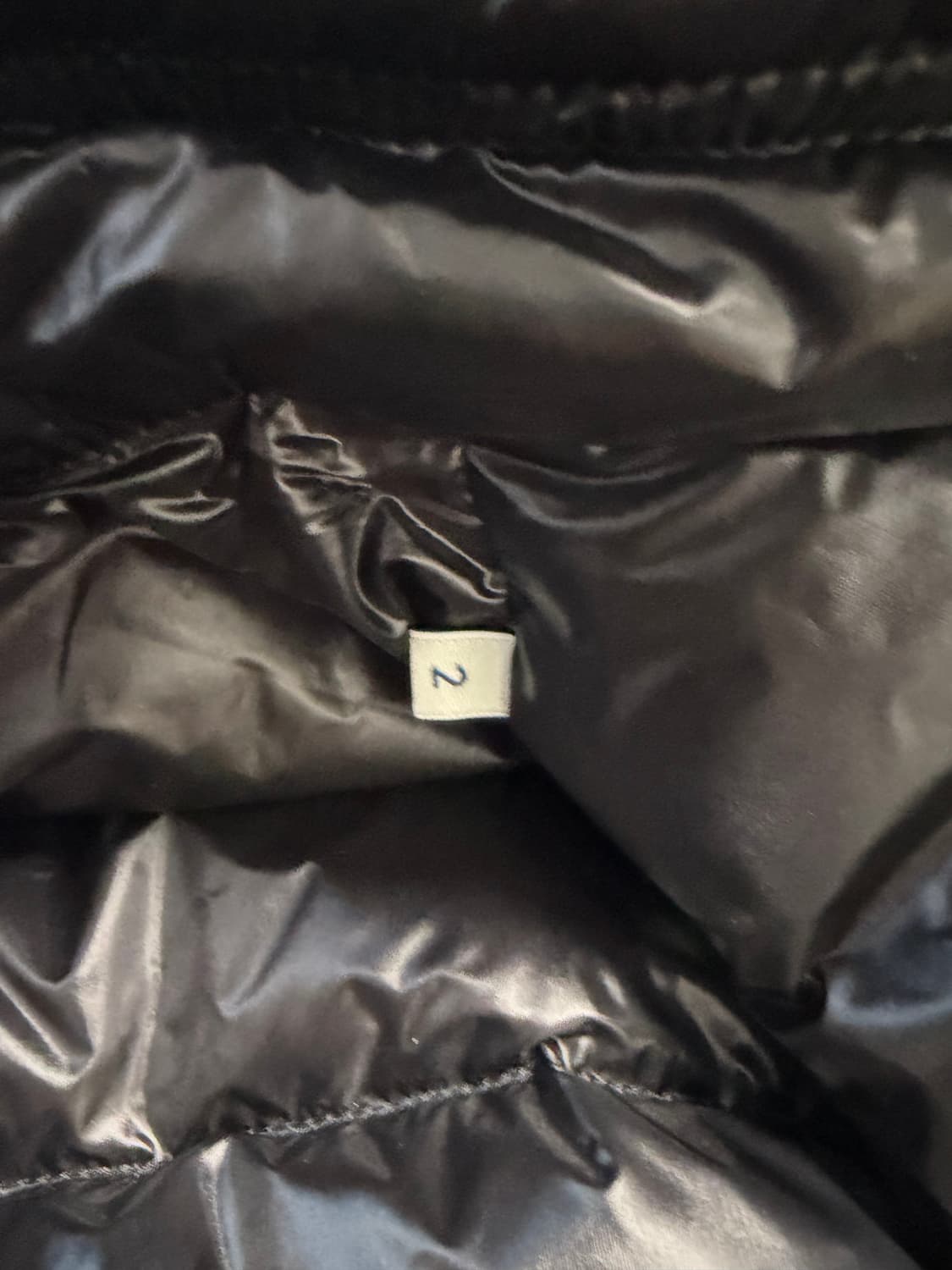 [새상품급/오케이몰]23fw 국문택 몽클레어 패딩조끼 2 블랙 상품이미지6