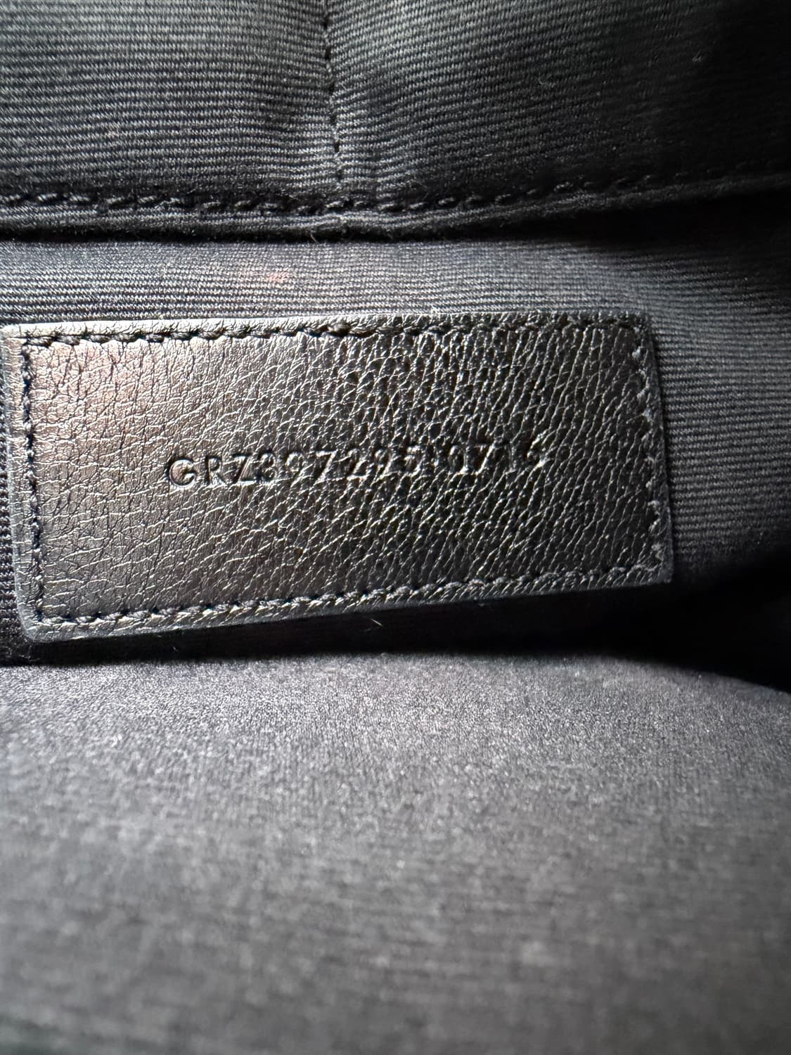 생로랑 스타 패치 레더 클러치 상품이미지4