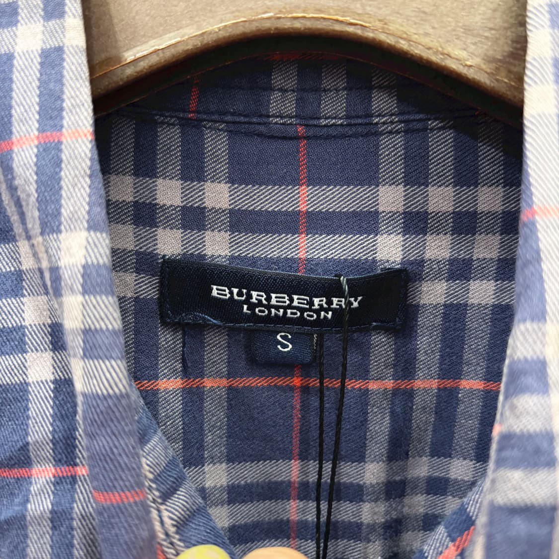 버버리 런던 코튼 스판 혼방 긴팔 셔츠 클래식 타탄 체크 디테일 네이비 상품이미지6