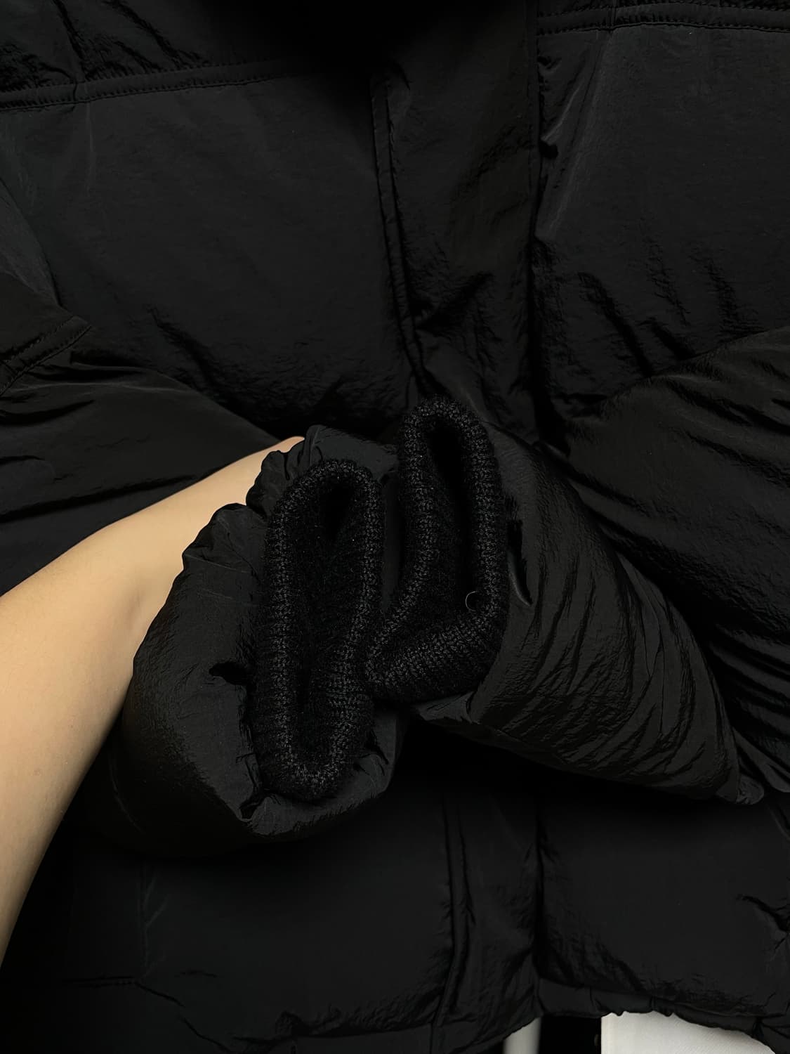 [XS사이즈] 아미 하트 로고 패치 오버핏 숏 다운 패딩자켓 상품이미지4