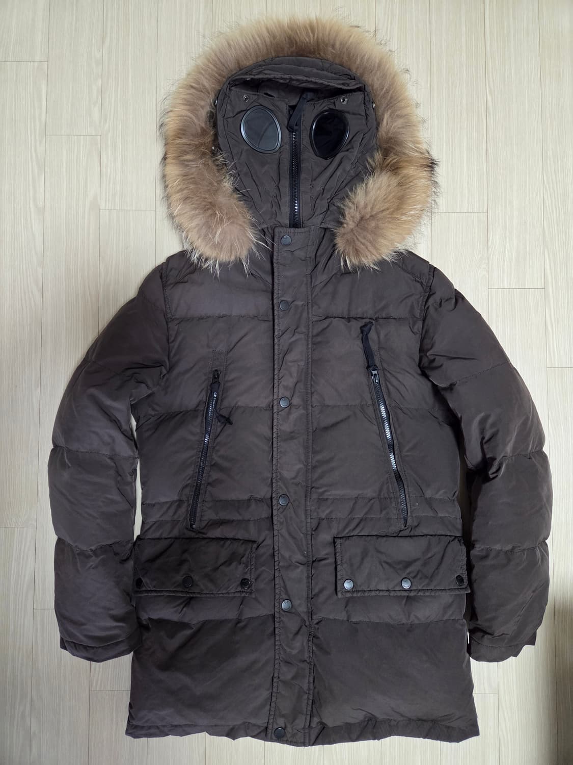 씨피컴퍼니 라쿤퍼 고글 다운 패딩 상품이미지1