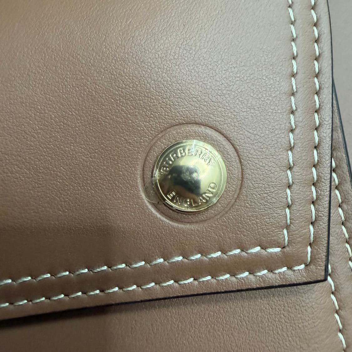 버버리 포켓 토트백 라지 올가죽 (S급) 상품이미지8