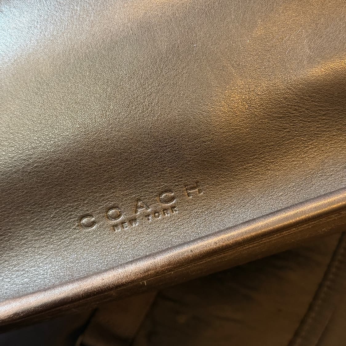 올드 코치 카우 풀그레인 토트백 상품이미지6