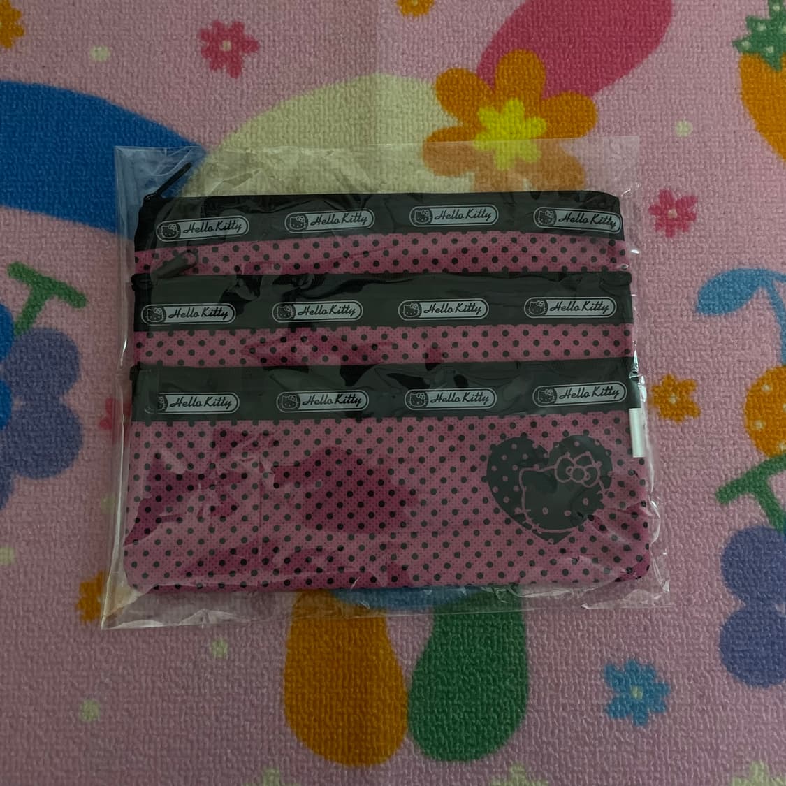 [새상품] 06년도 산리오 고전 키티 땡땡이 블랙핑크 3단 파우치 상품이미지4