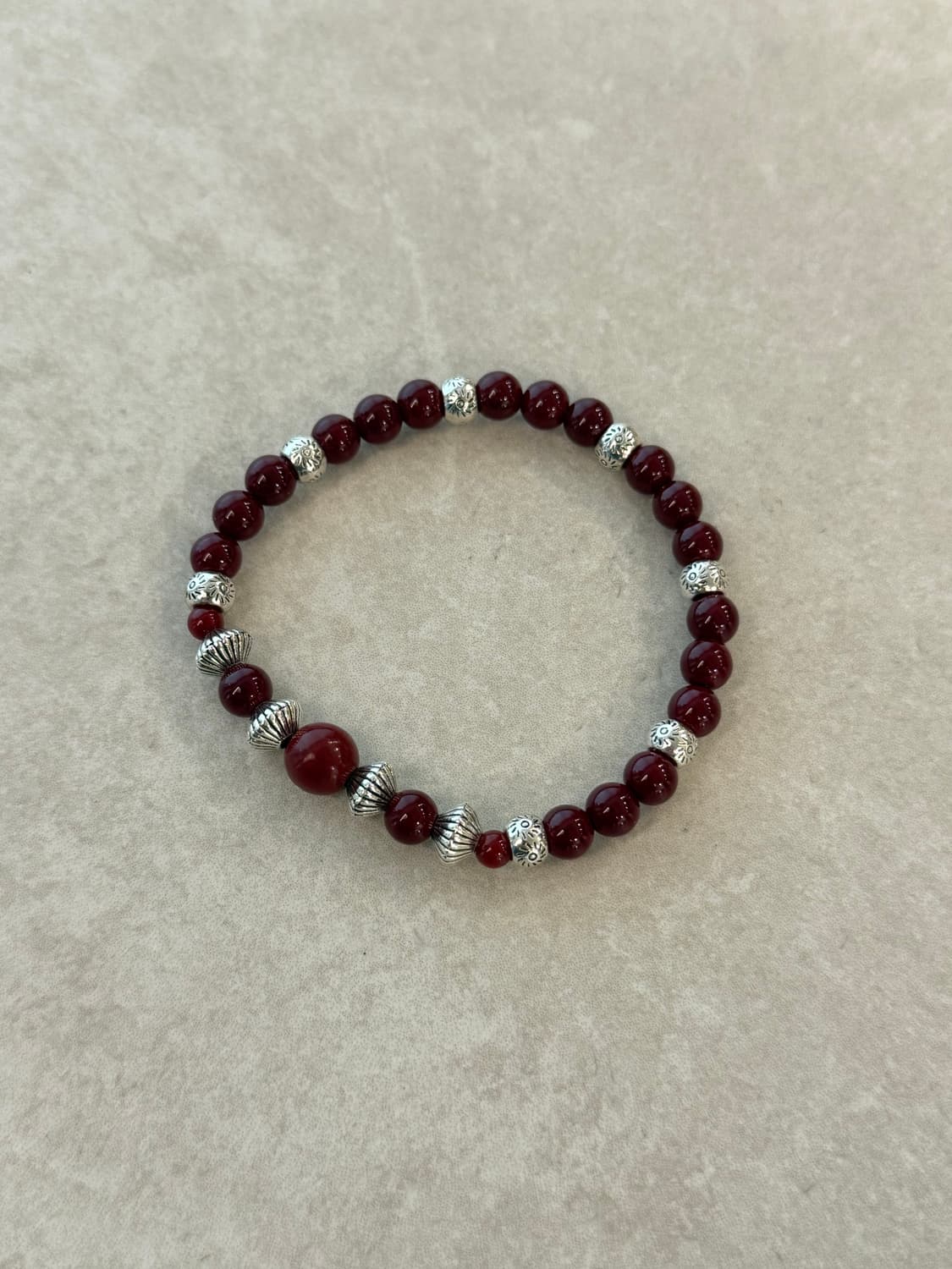 적색비즈 합금포인트 팔찌 상품이미지1