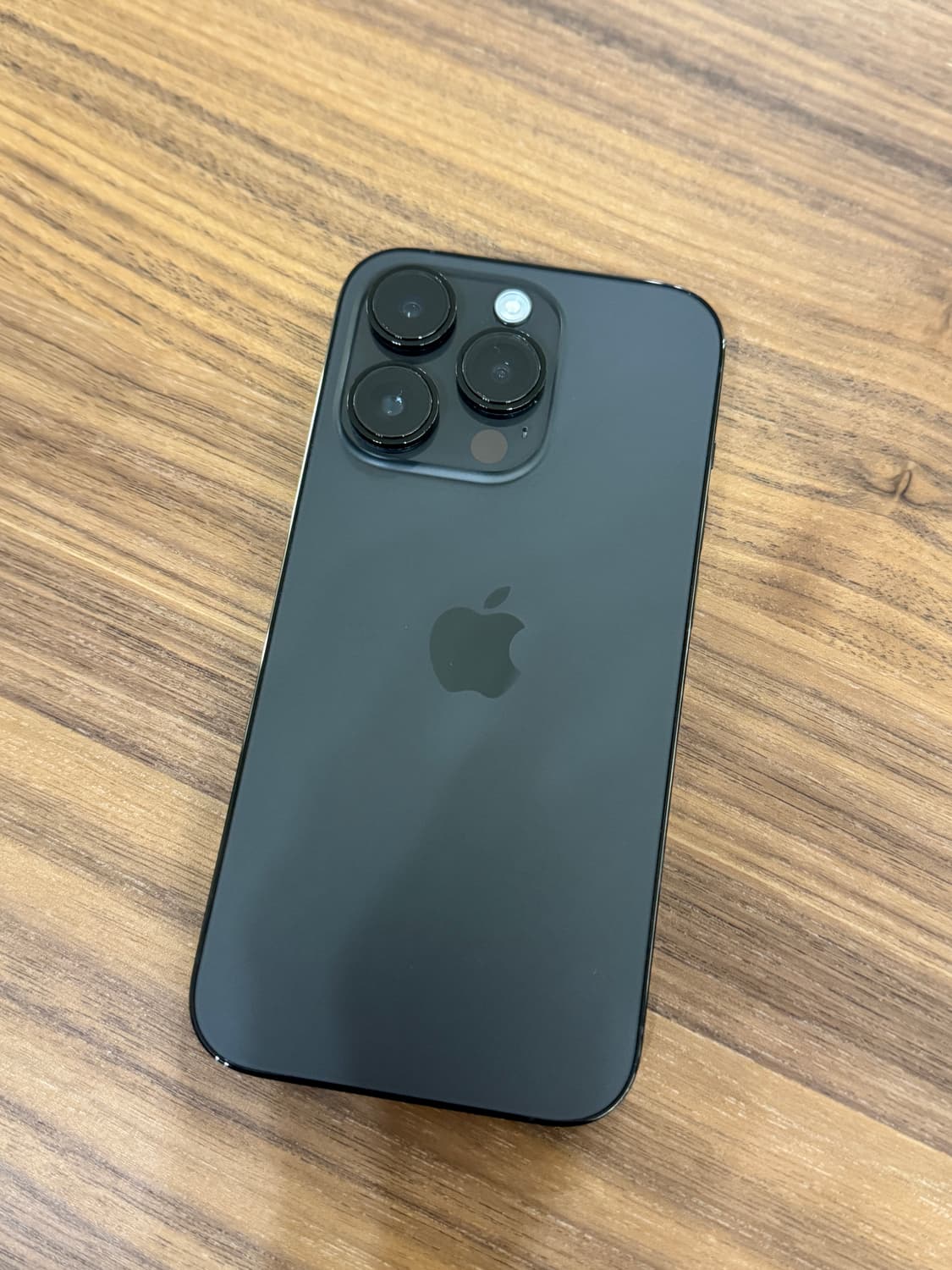 아이폰14 프로 256GB 스페이스블랙 외관 S급 상품이미지6