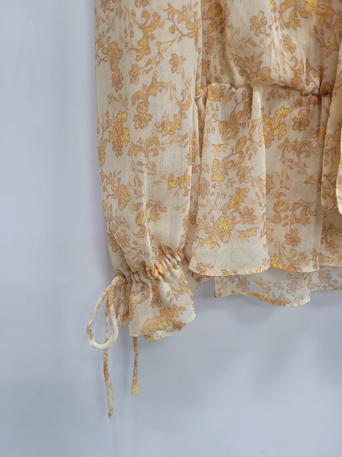 SISLEY 20SS 시슬리 플라워 랩 블라우스 / 여 85 (42)  상품이미지5