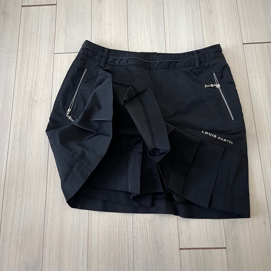 루이까스텔 블랙 골프 스커트 상품이미지3