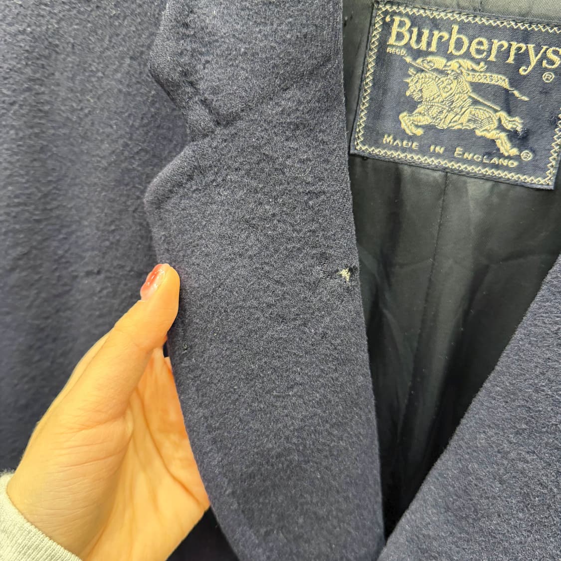 버버리 울 캐시미어 싱글 롱 코트 플랩 포켓 센터 벤트 디테일 딥 네이비 상품이미지8