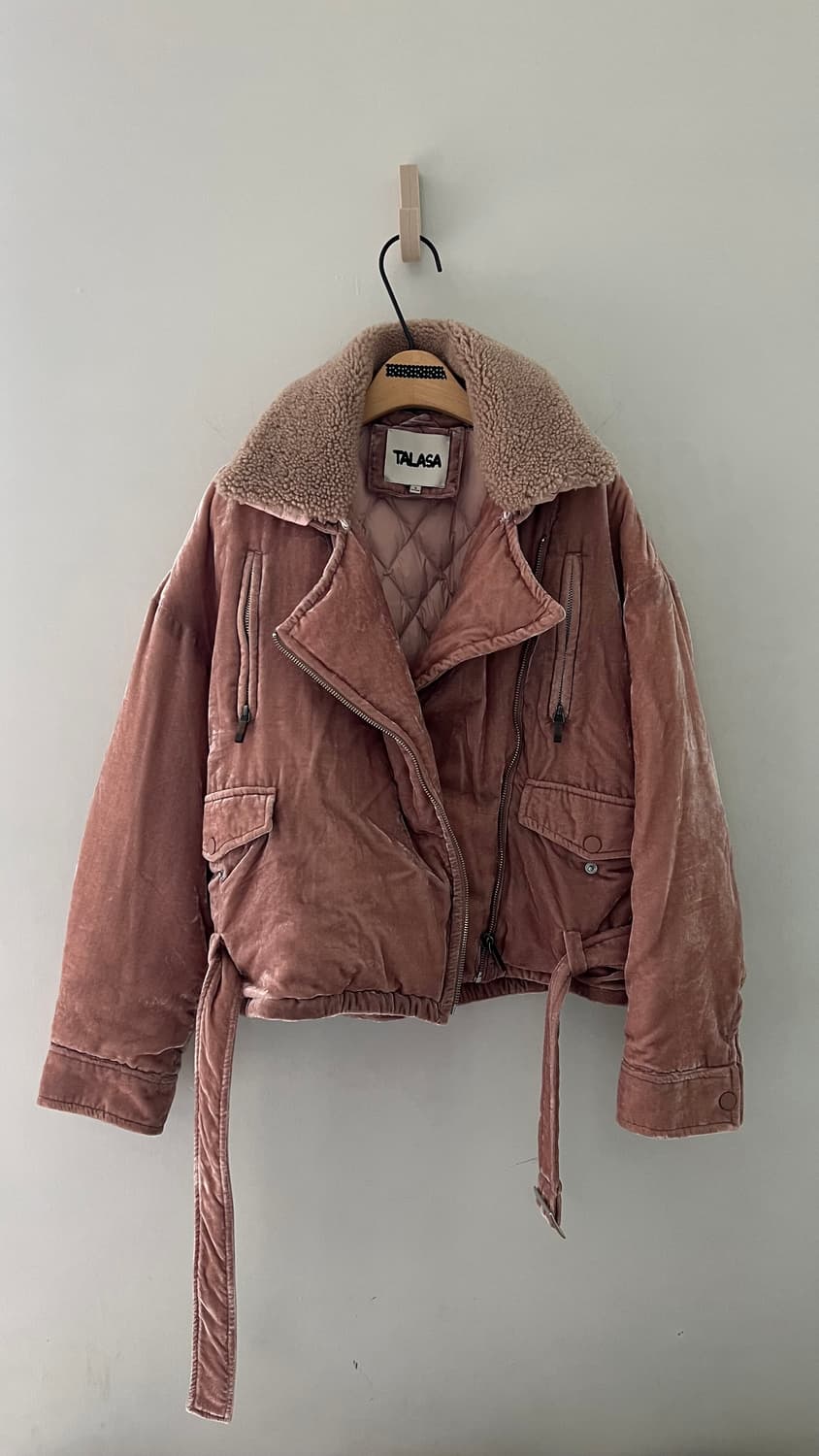 시뮬레이션한남 벨벳라이더재킷 상품이미지1