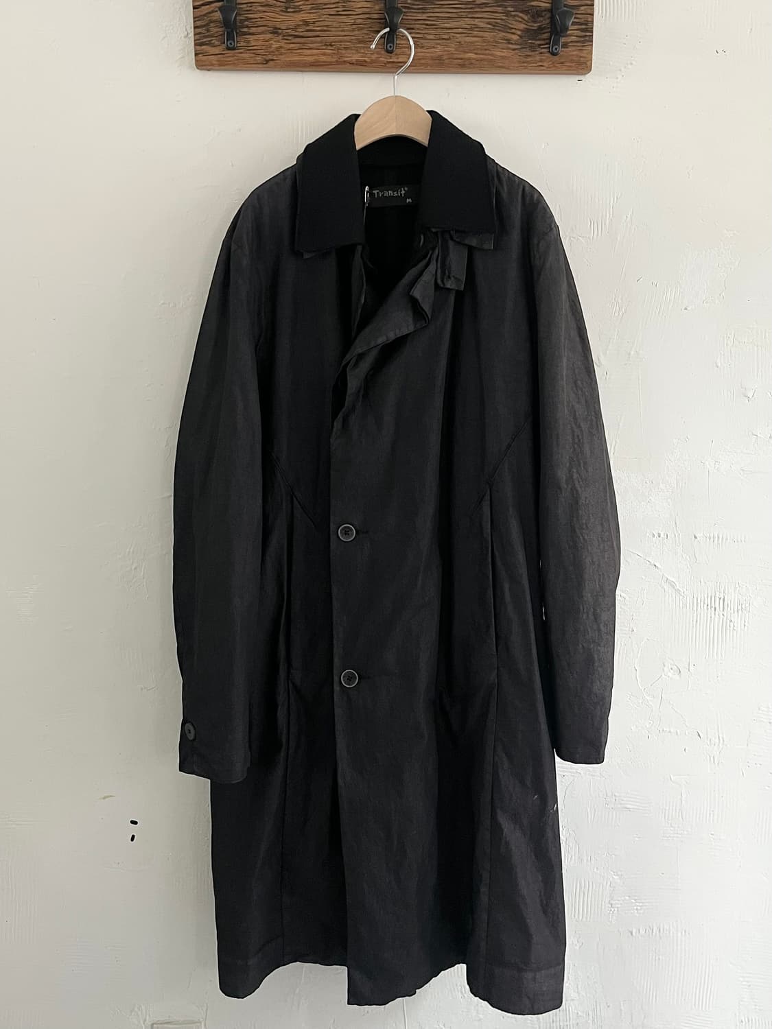 TRANSIT 트랜짓 블랙 컬러 더블 트렌치 롱 코트 상품이미지1