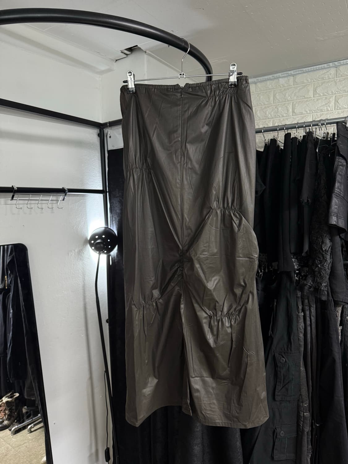 uli schneider 나일론 드레이프 롱스커트 상품이미지4