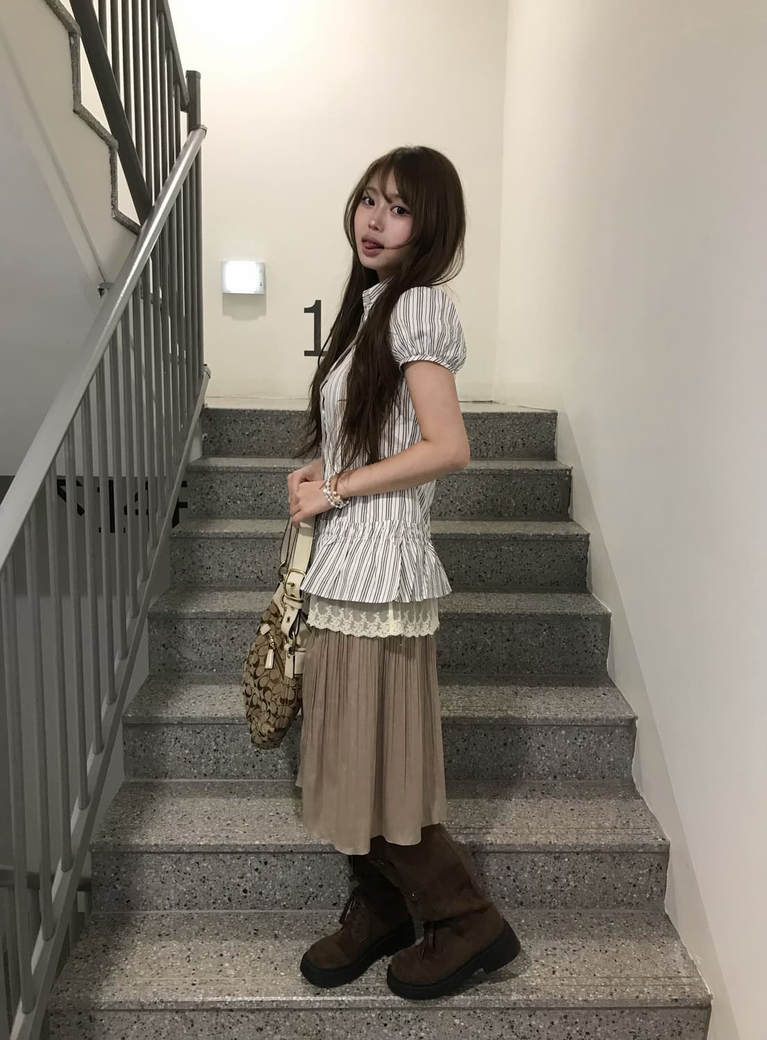 버버리 퍼프 스트라이프 블라우스 엑시즈팜 니혼진 모리걸 코디세트 상품이미지3