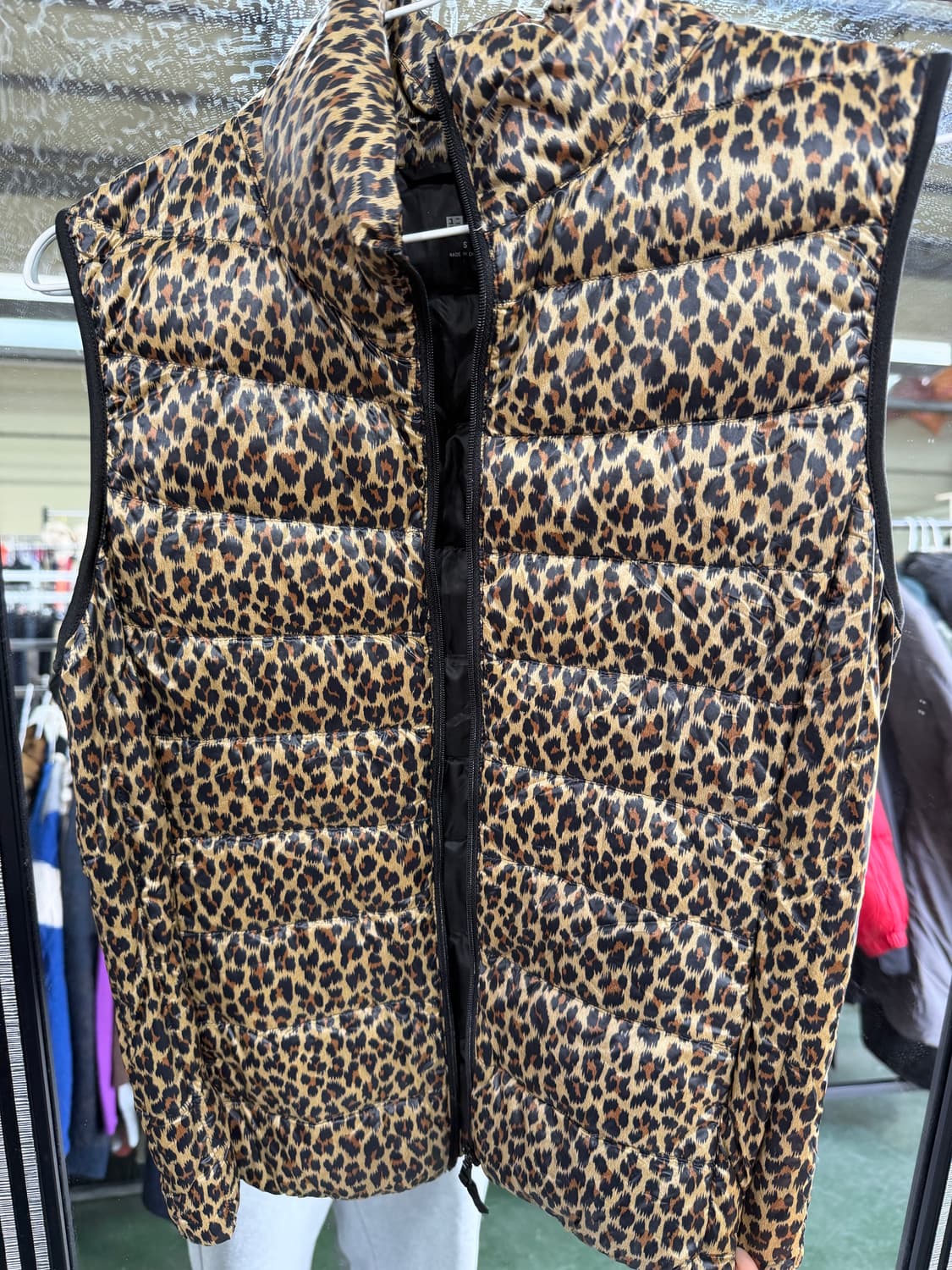 유니클로 호피 경량 패딩 상품이미지4