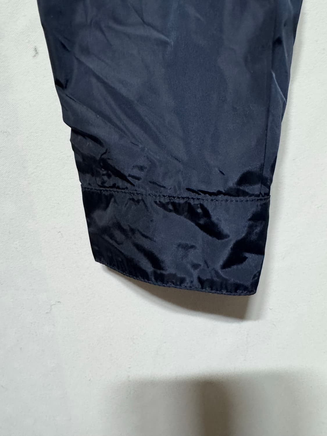 40 프라다 나일론 크롭 바람막이 자켓 상품이미지3