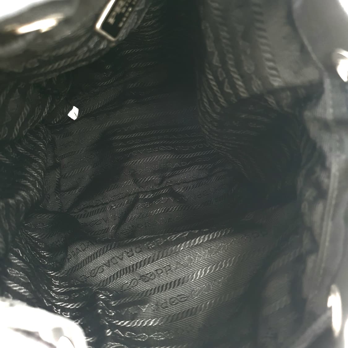 프라다 삼각로고 리나일론 원포켓 미니 백팩 상품이미지10