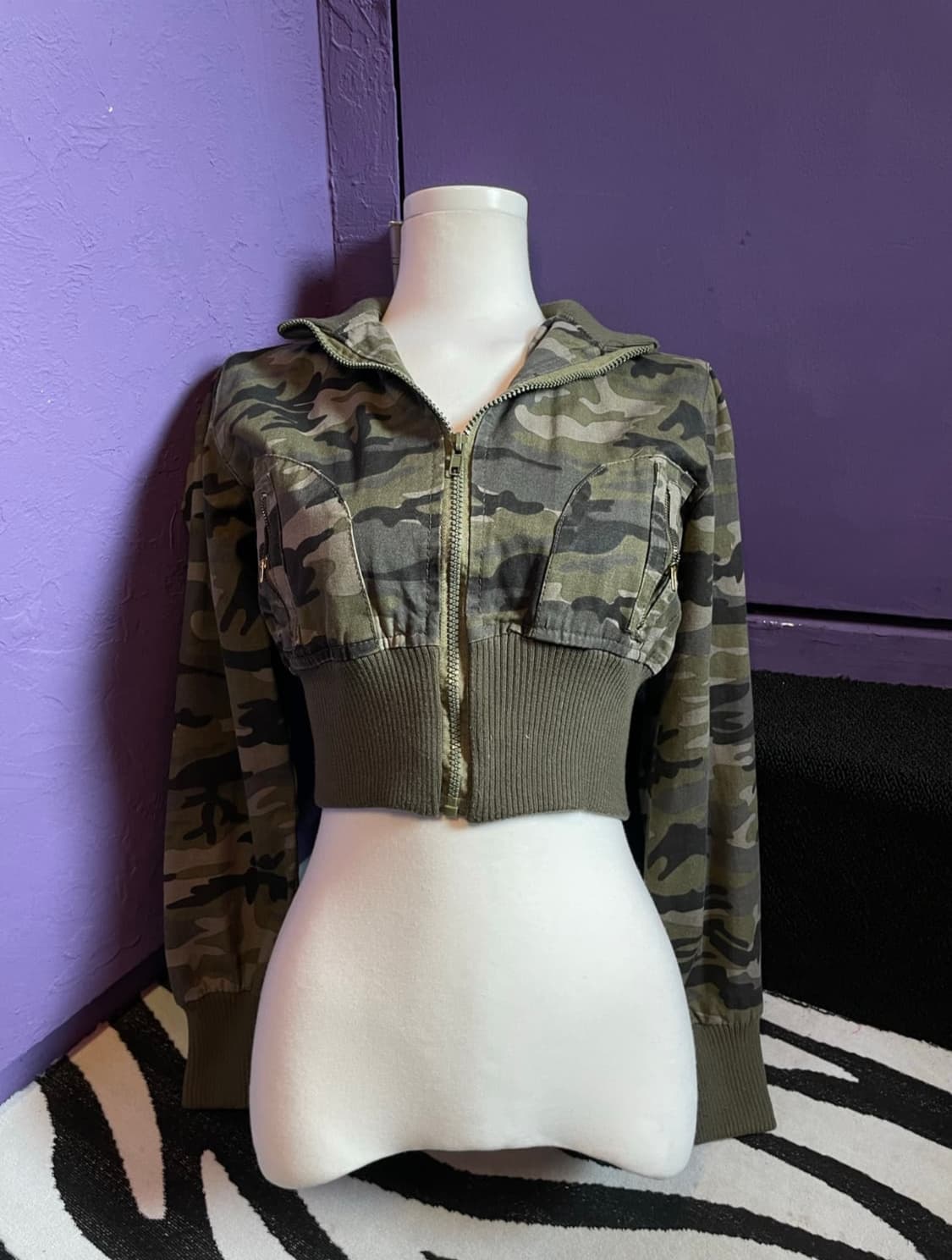 빈티지 Y2K 카모플라쥬 밀리터리 크롭 자켓 큐빈티지 와이즈걸 샵오공이 상품이미지1