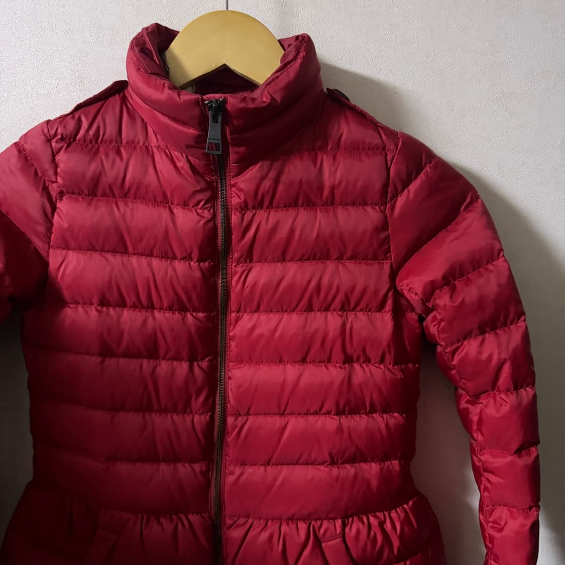 버버리 아동 패딩 점퍼 레드 (10세, 140cm) 상품이미지2