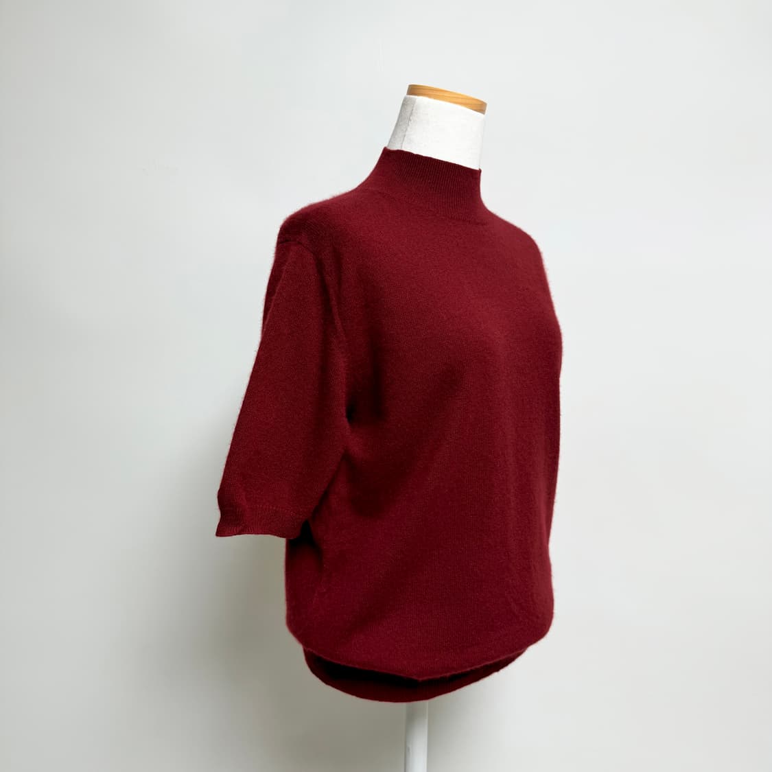 [캐시미어 100%] 반팔 버건디 하프넥 반폴라 니트 L 상품이미지2