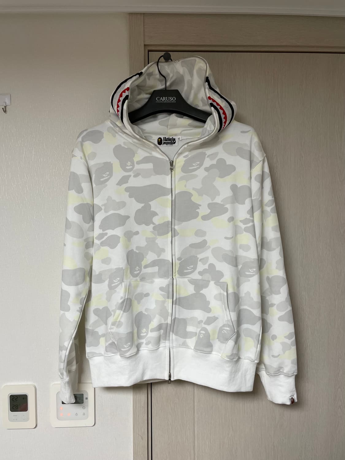 베이프 샤크 후드 화이트 상품이미지2