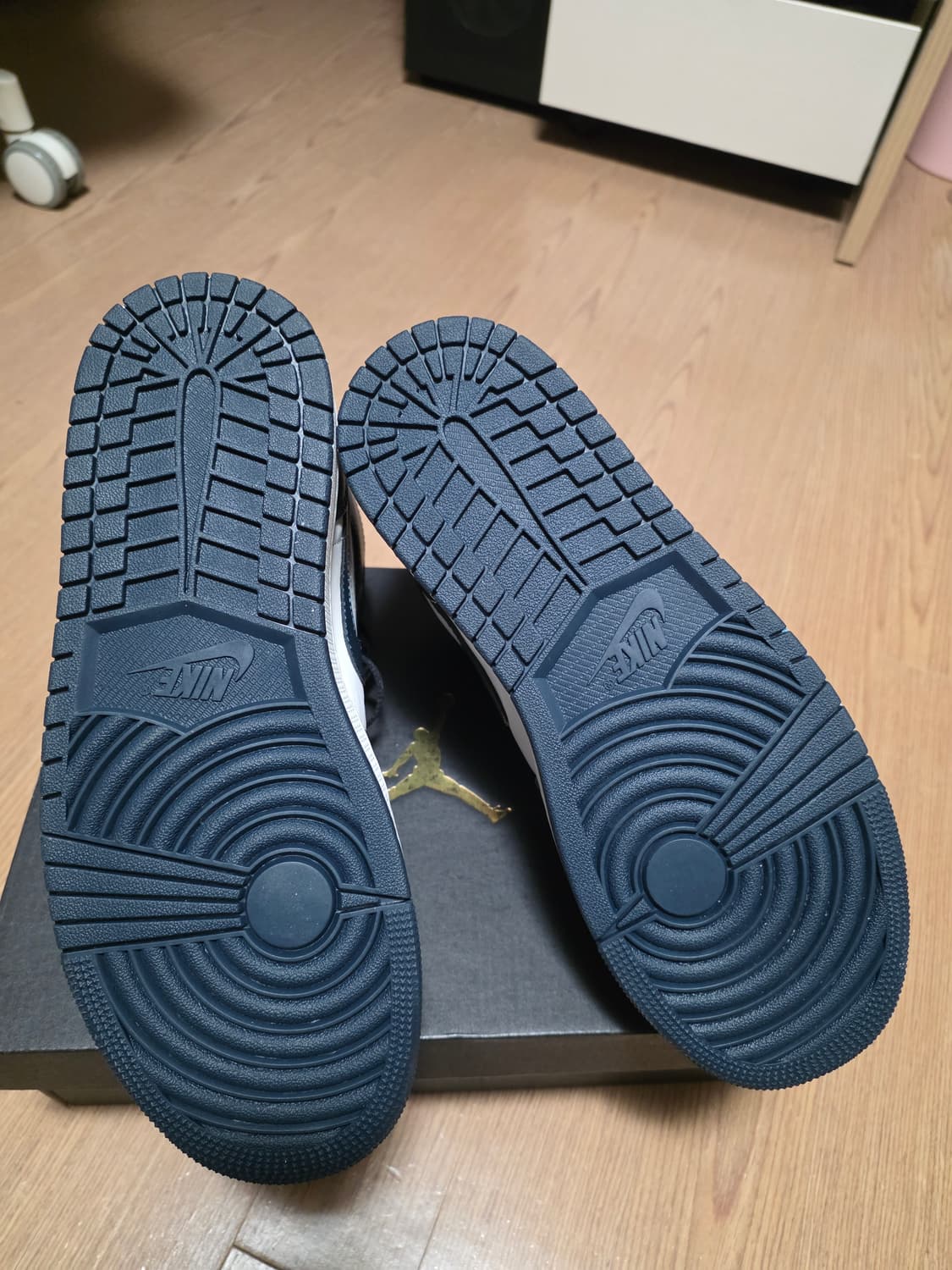 [270] 조던 1 미드 다크 틸 상품이미지4