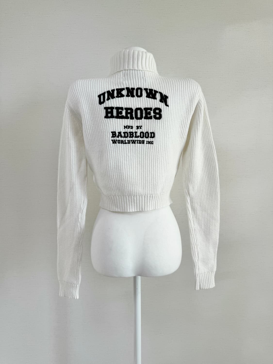 배드블러드) 터틀넥 크롭 니트 상품이미지3