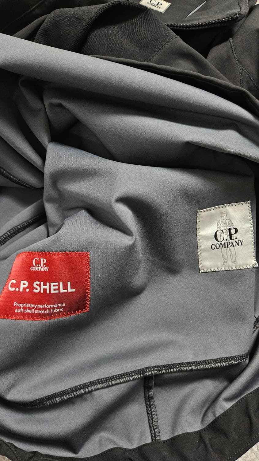 Cp컴퍼니 소프트쉘 반집업 아노락 상품이미지8