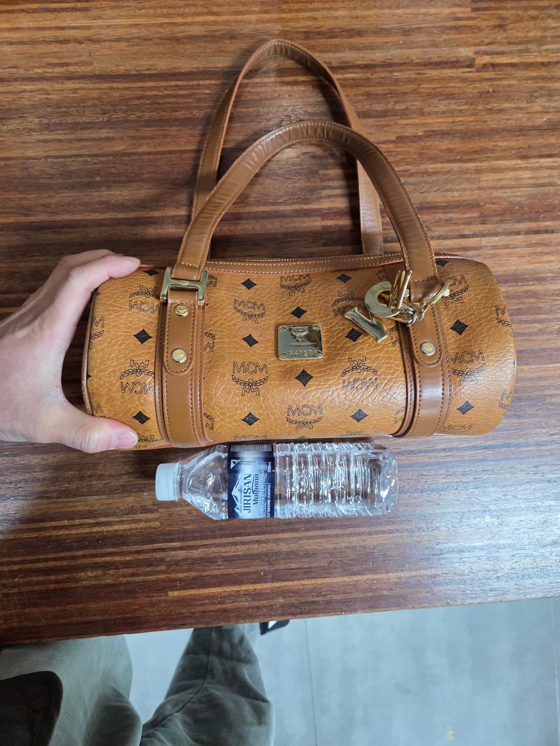 Mcm 비세토스 원통백 상품이미지1