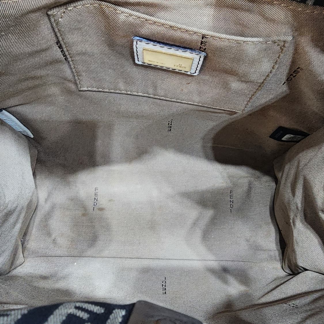 펜디 주카 캔버스 토트백 상품이미지9