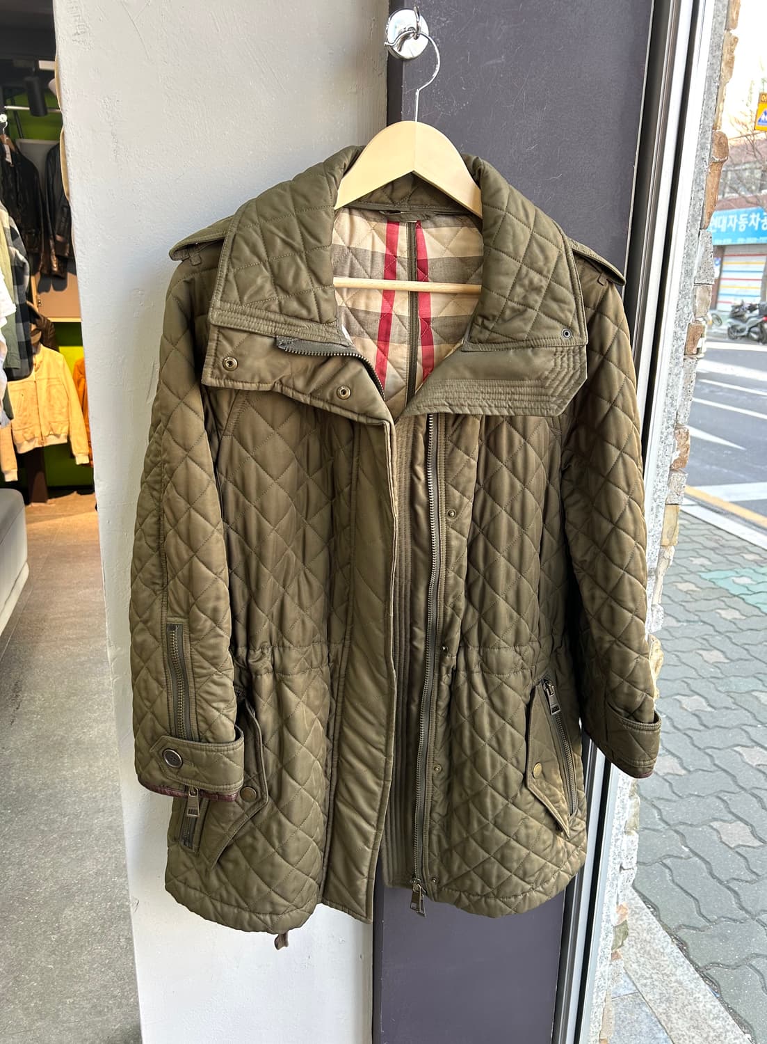 S/ 버버리 퀄팅 노바체크 경량 패딩자켓 상품이미지8