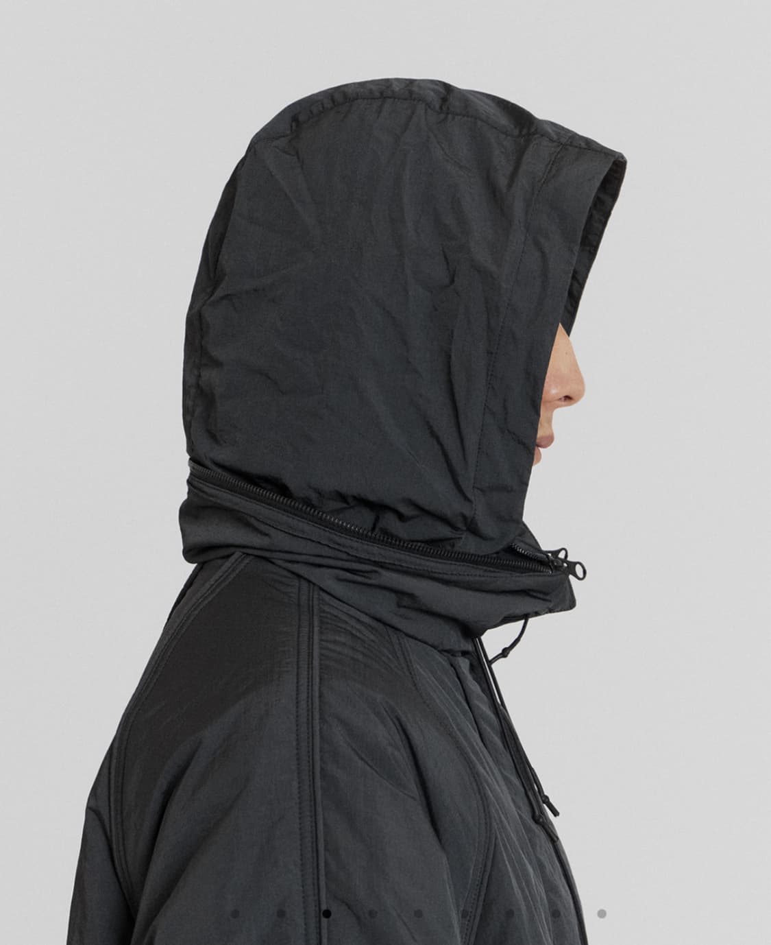 새상품)언어펙티드 패디드 파라슈트 점퍼 챠콜 상품이미지1