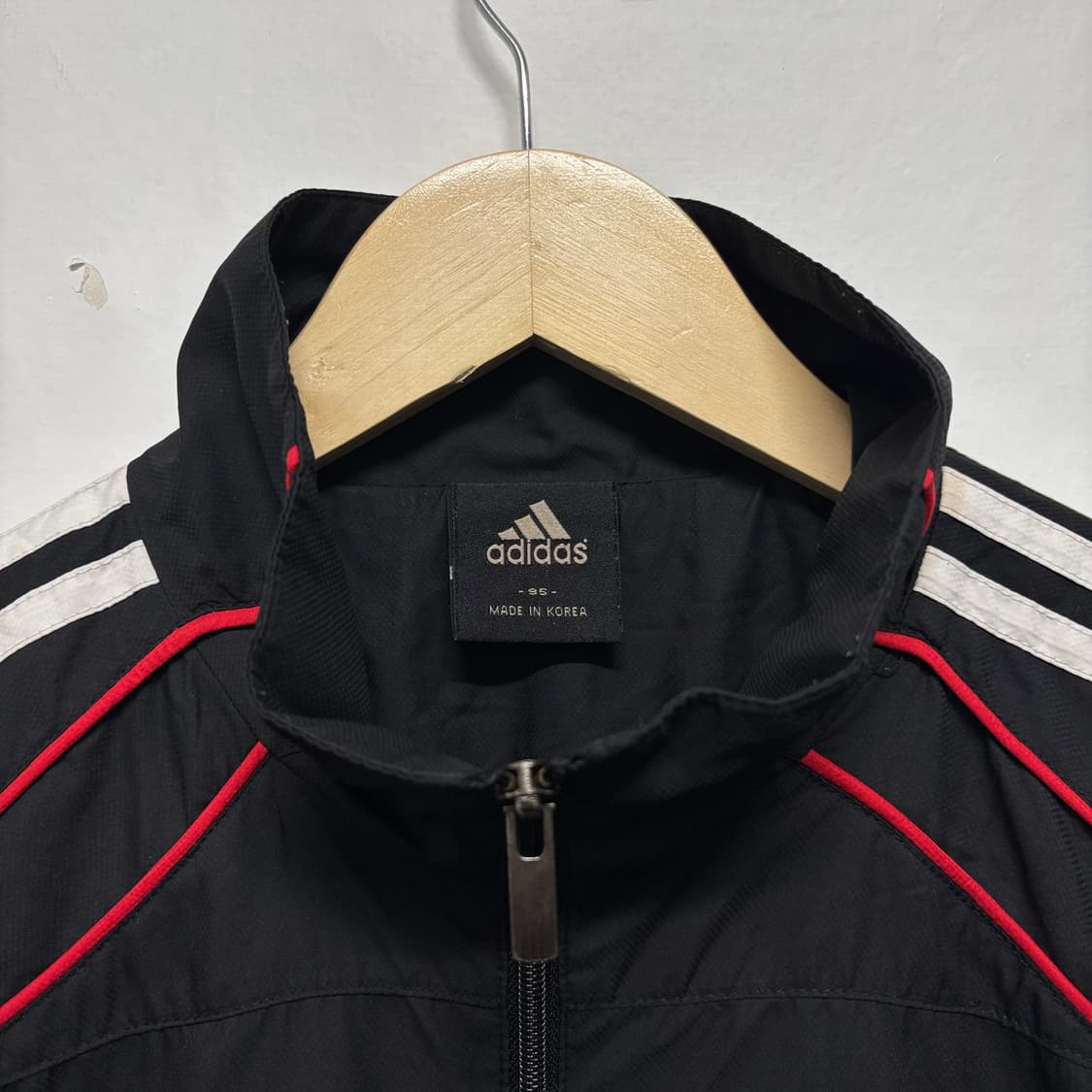 아디다스 블랙 삼선 바람막이 상품이미지3