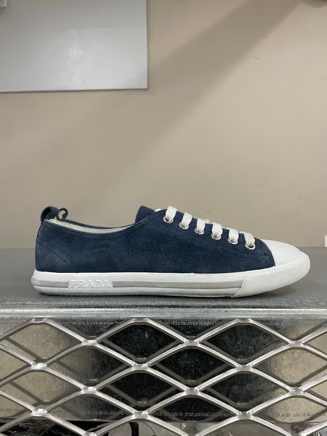 프라다 스포츠 스웨이드 스니커즈 36 상품이미지4