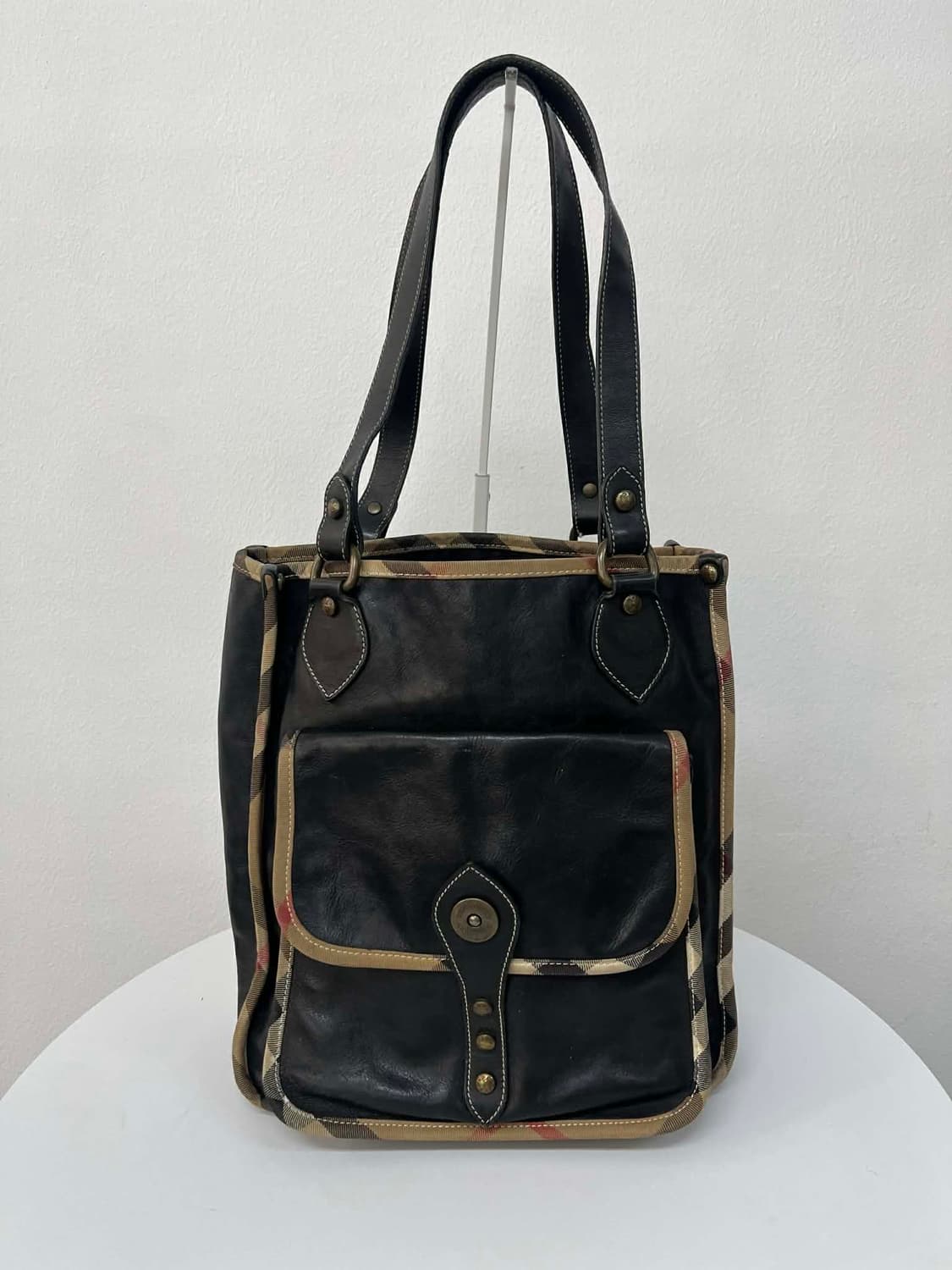 버버리 노바체크 가죽 트림 숄더 토트백 상품이미지1