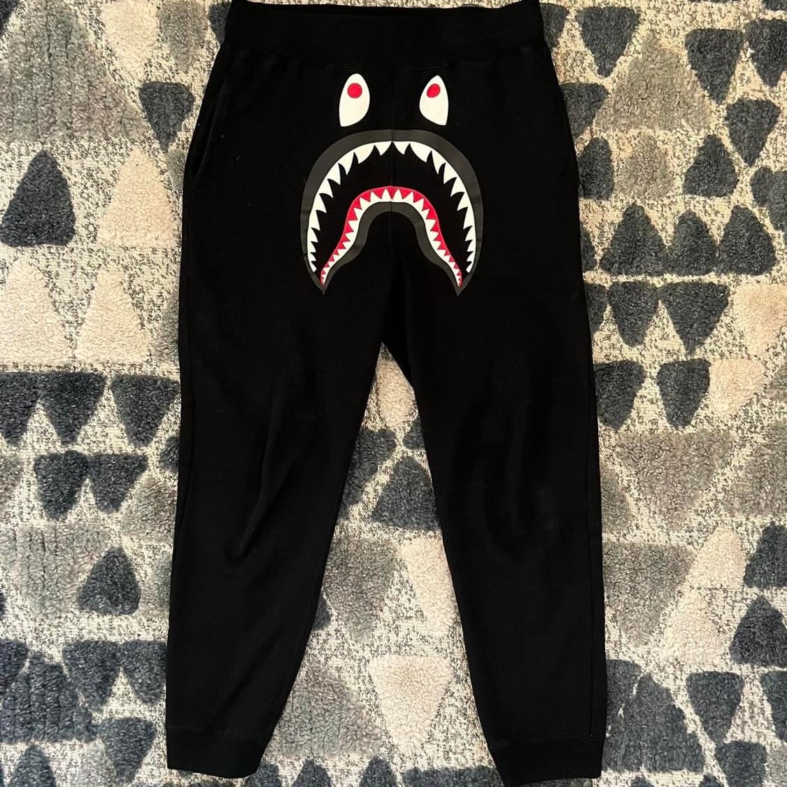 베이프 샤크 조거팬츠 상품이미지1