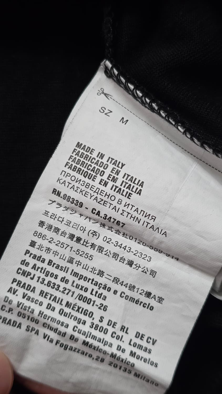 miumiu 미우미우 로고포인트 블랙 기본 라운드 긴팔티 상품이미지6