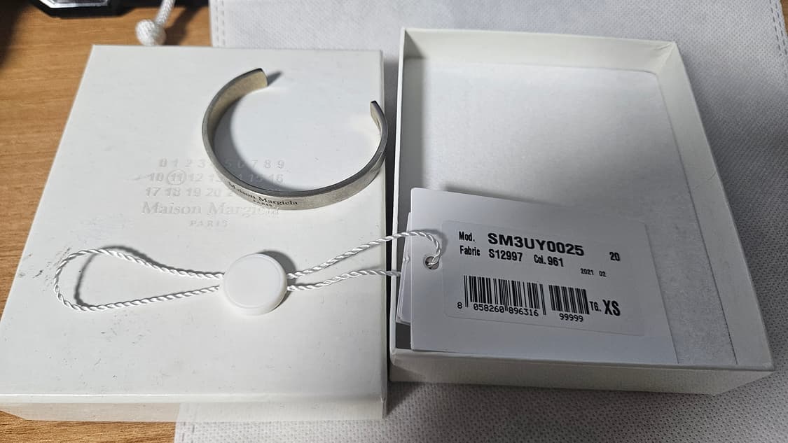 마르지엘라 실버 로고 커프 팔찌 XS 사이즈 상품이미지2