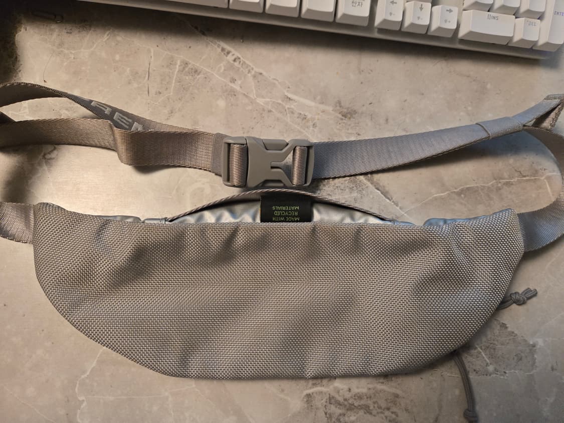 22FW 슈프림 실버 스몰 웨이스트백 상품이미지8