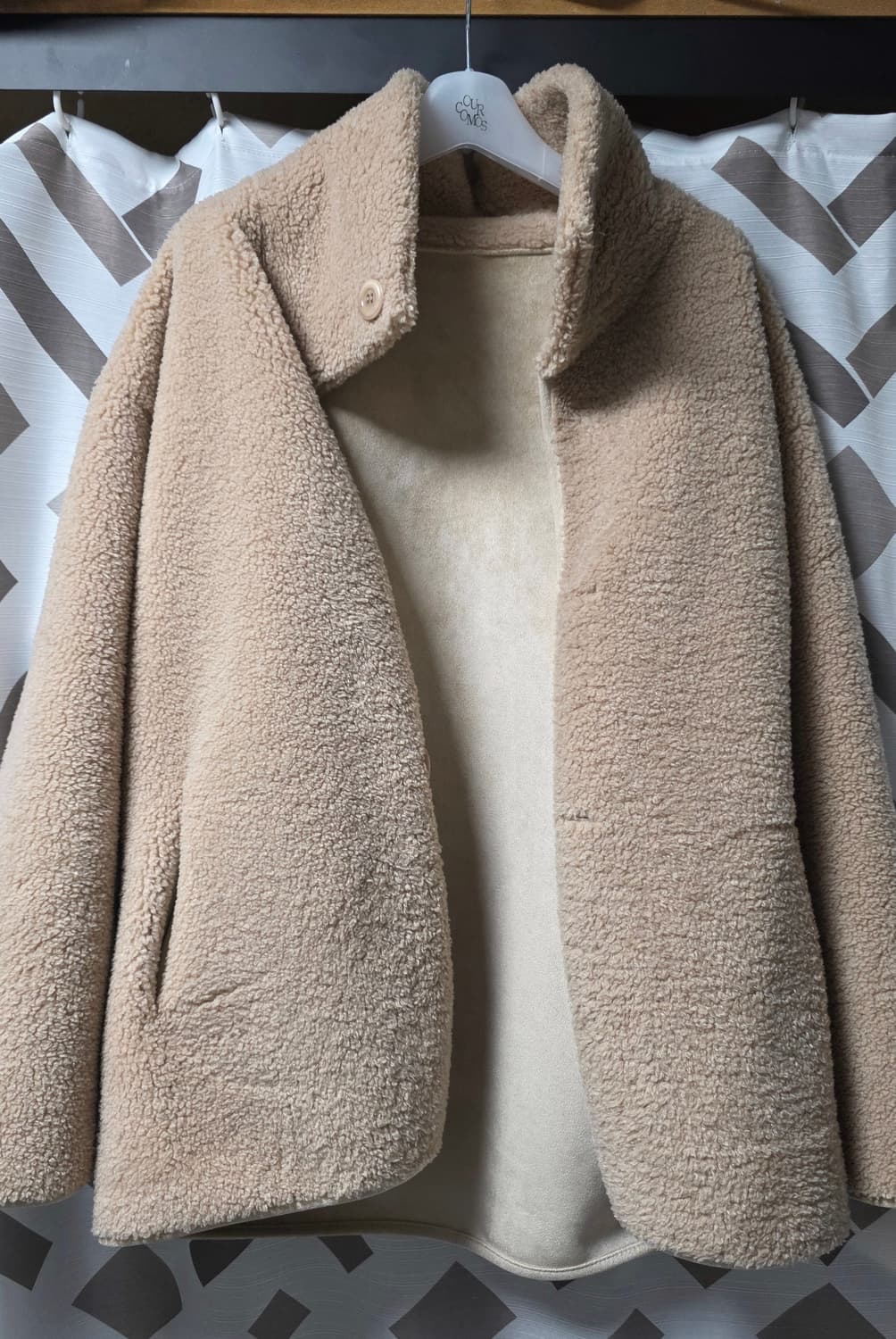 아워코모스 리버시블 시어링 무스탕 상품이미지8