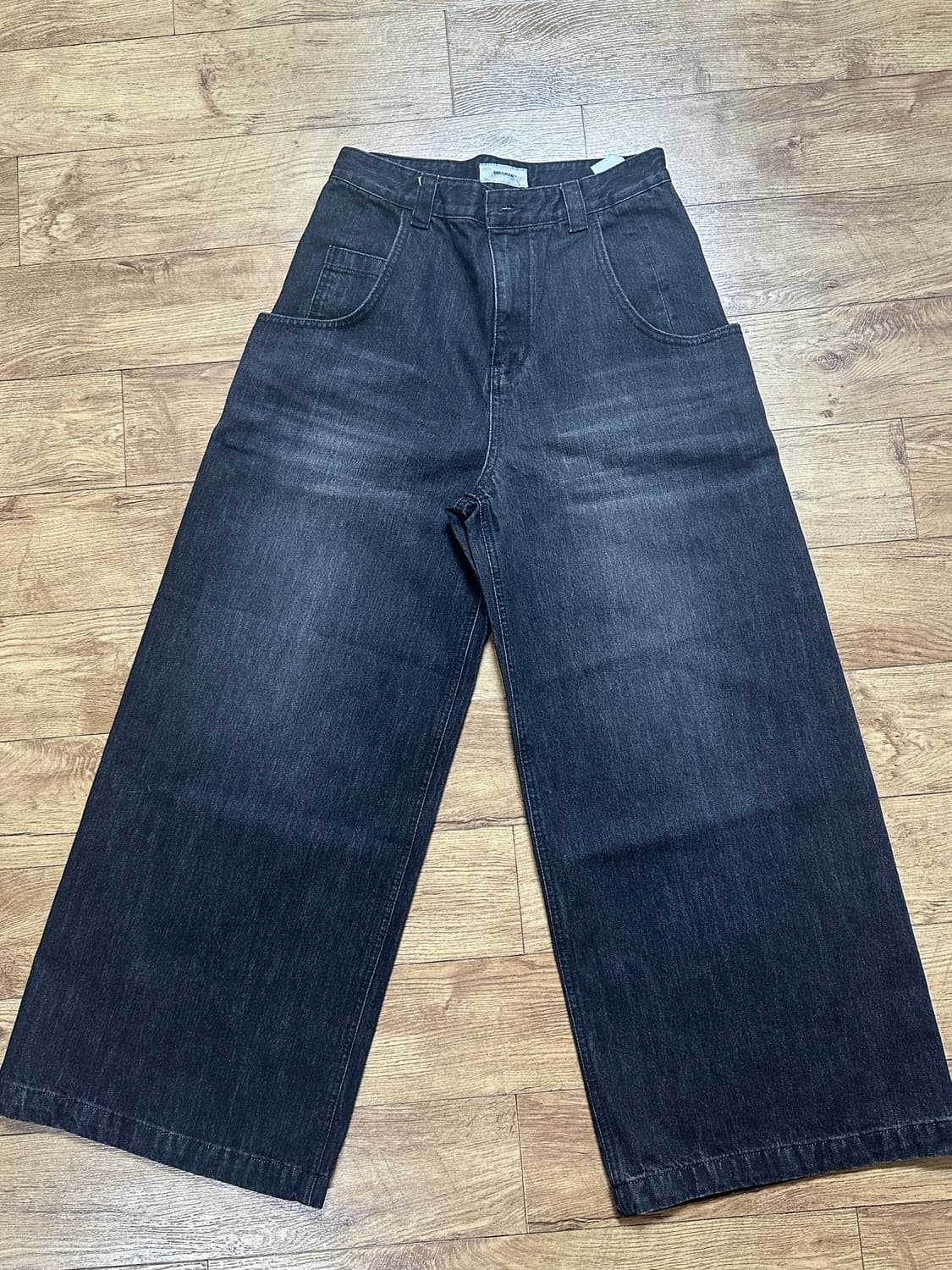 999휴머니티 BIG POCKET BAGGY JEANS (워시드 블랙) 상품이미지5