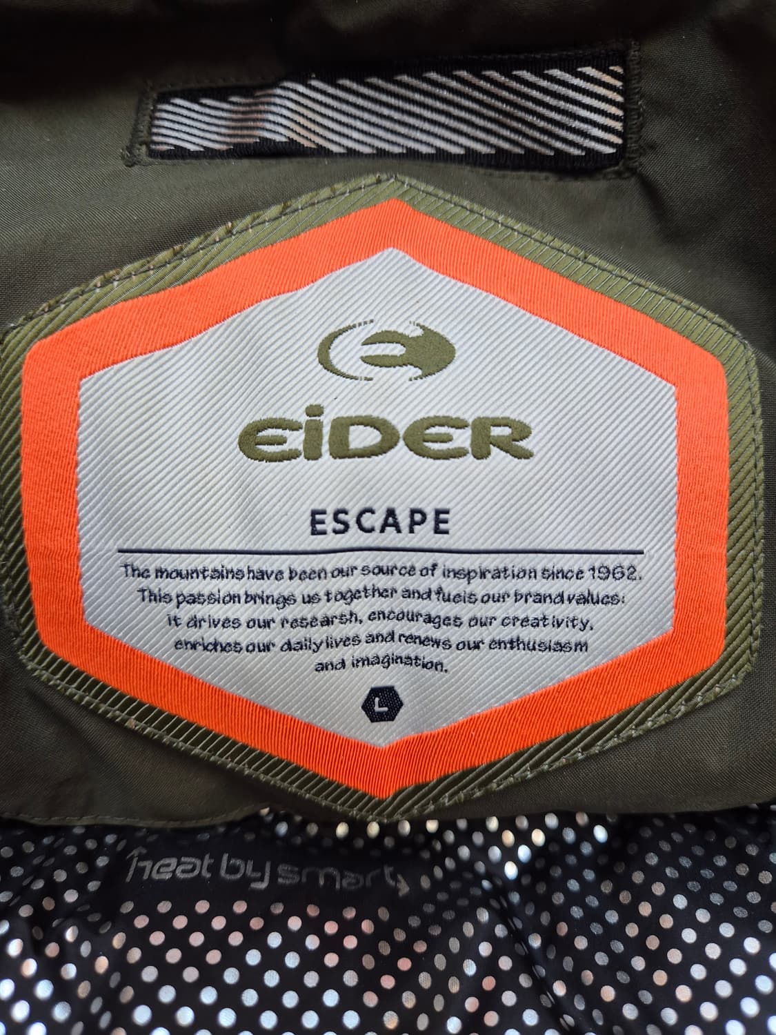 아이더 ESCAPE 다운 자켓 L사이즈 판매합니다. 색상은 카키색이고,  상품이미지5