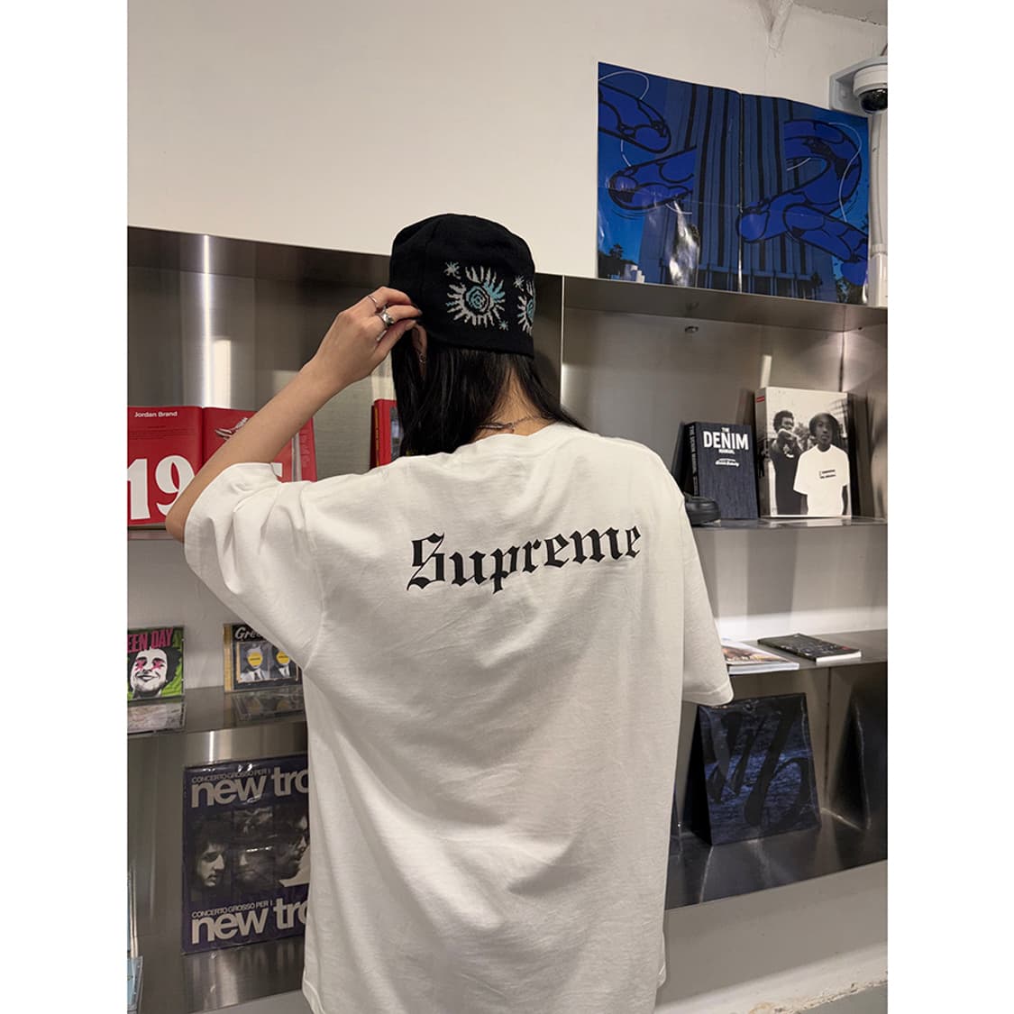Supreme Snow White Tee 상품이미지4