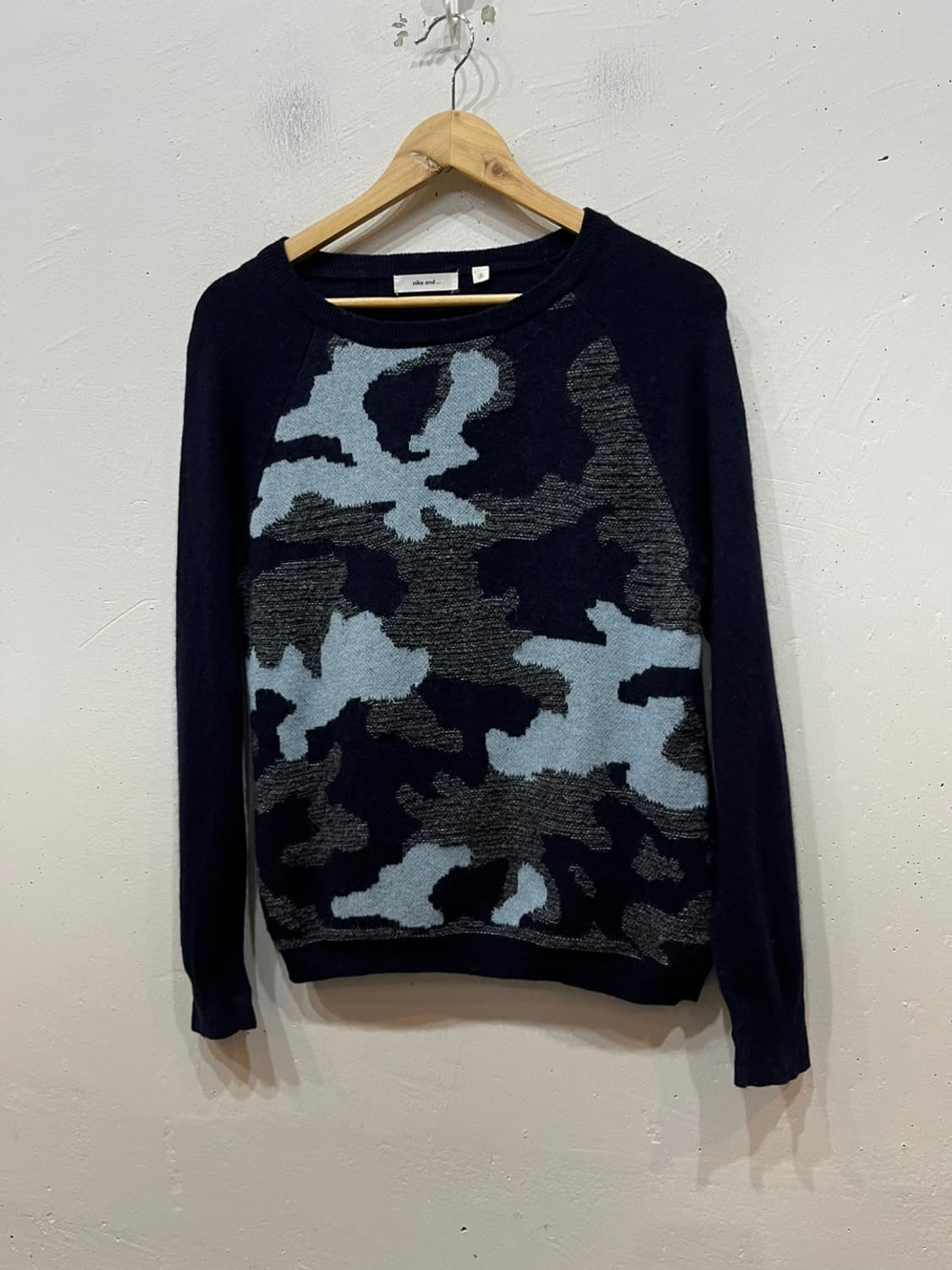 니코앤드 카모플라쥬 울 니트 우먼즈 네이비 상품이미지1