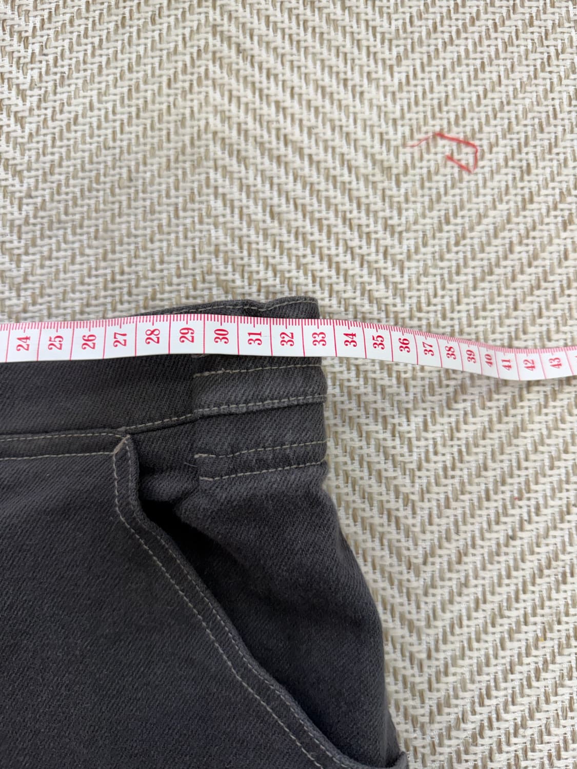 정품) O2ND 오즈세컨 한섬 23ss  블랙 데님 스커트 64 상품이미지9