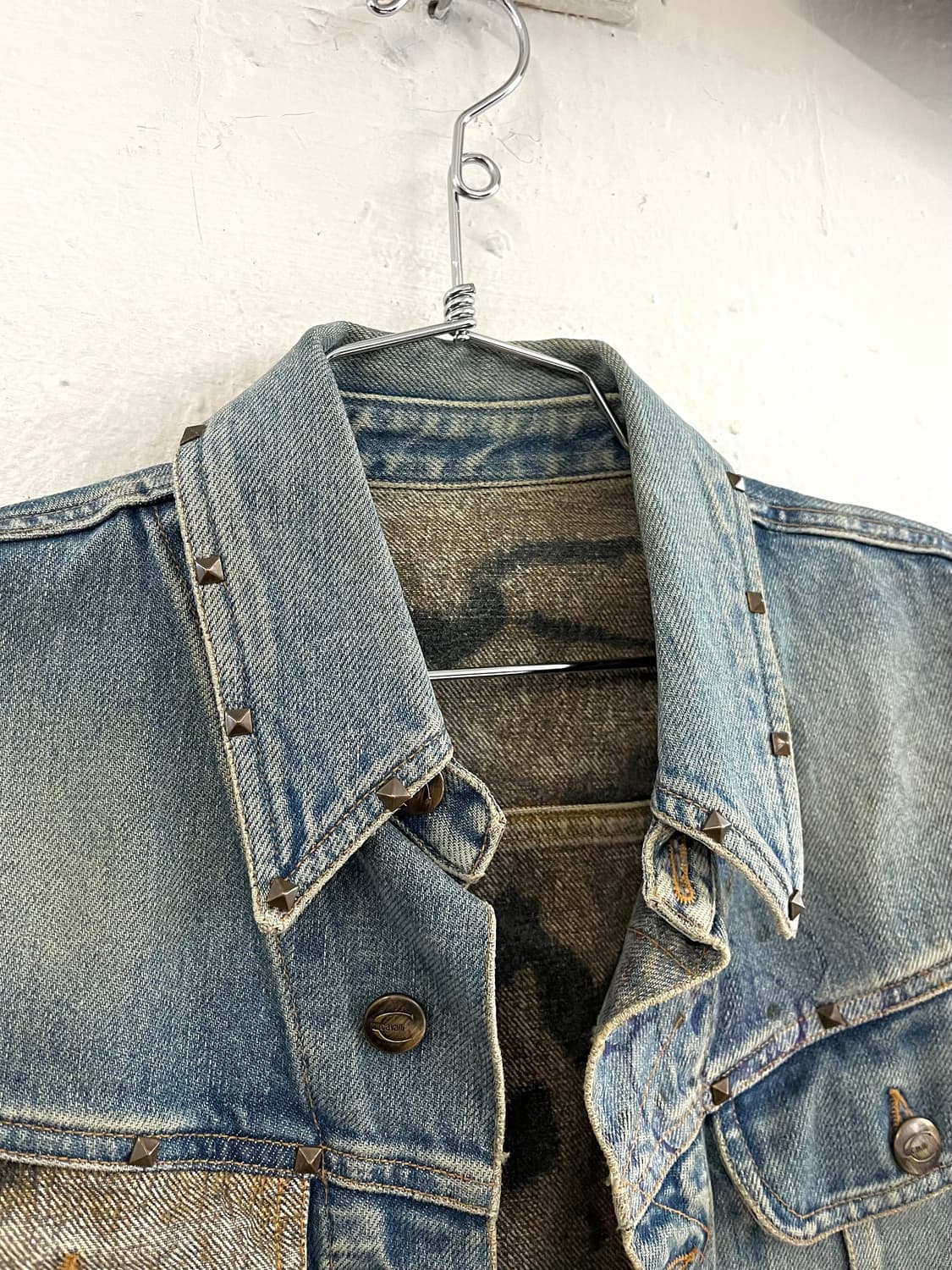 저스트 까발리 2014 컬렉션 스터드 락스타 데님 자켓 상품이미지8