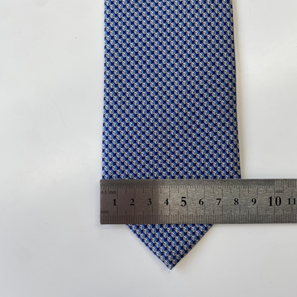 신형라벨 페레가모(Ferragamo)  명품 정품넥타이8.1cm 상품이미지8