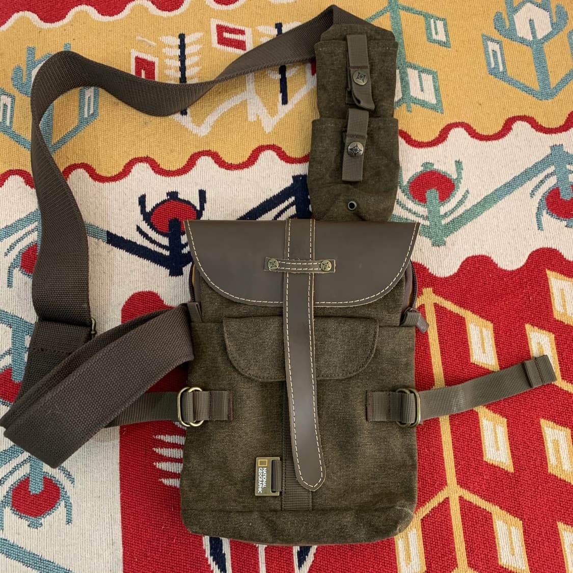 내셔널지오그래픽 워시드 캔버스 카메라 슬링백 크로스백 상품이미지2