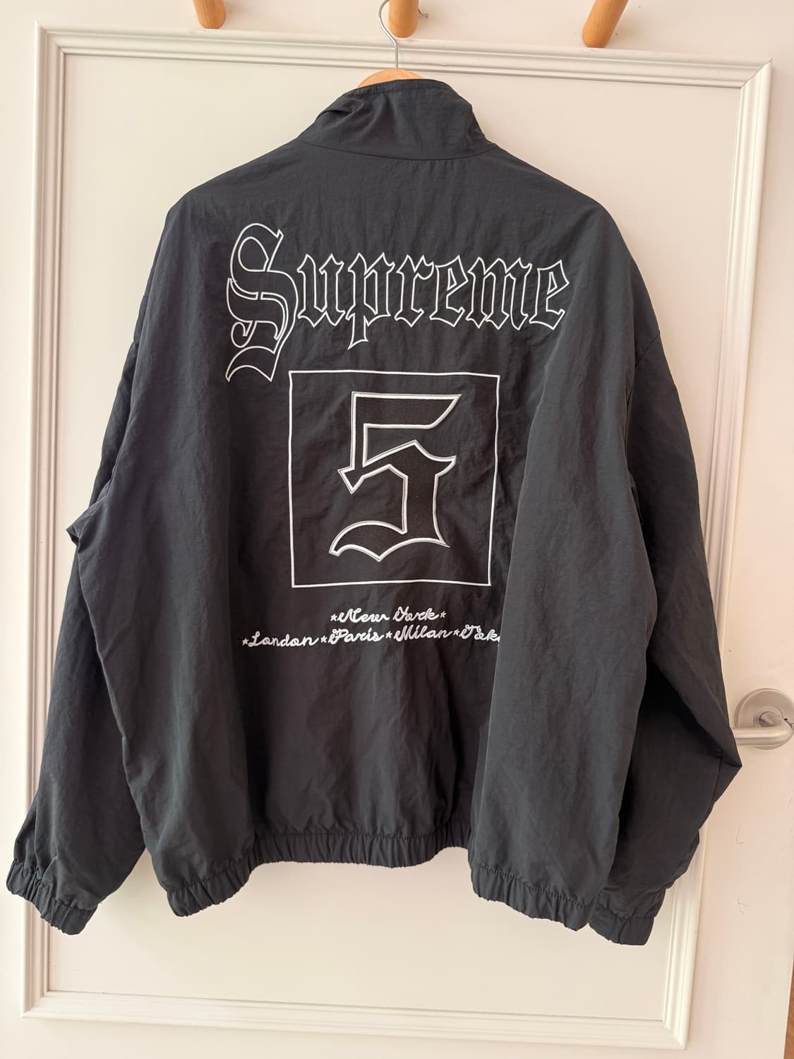  슈프림(Supreme) 올드 잉글리쉬 트랙자켓 XL -25SS 상품이미지2