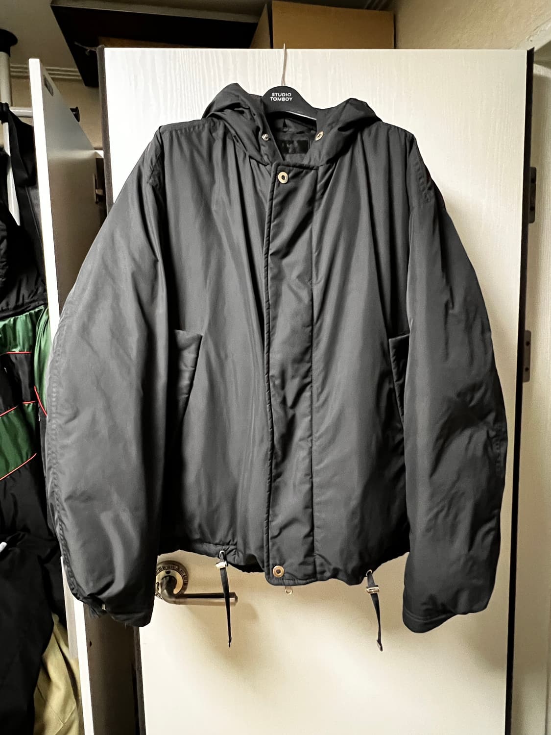 타임옴므 후드 구스다운 패딩 블랙 상품이미지1