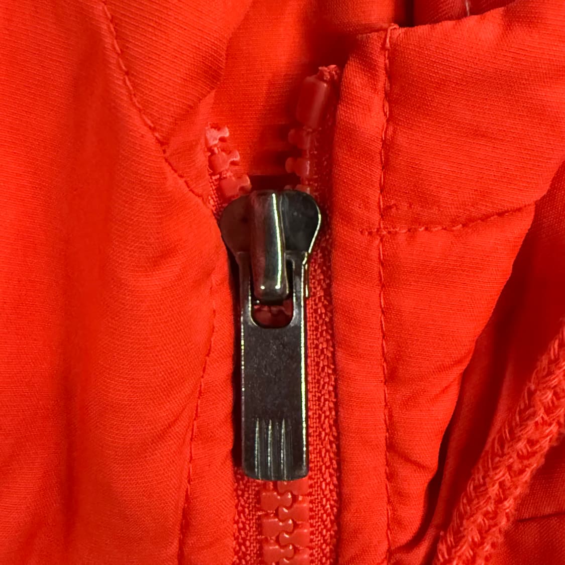 [정품/100] 아디다스 빨간색 후드 바람막이 자켓 b16 상품이미지8